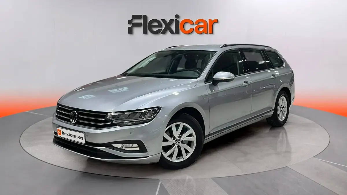 Usado VW Passat 150 CV (110 kW) 2022 Gris Familiar