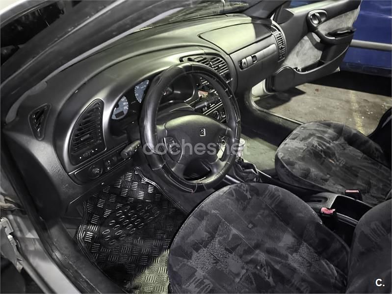 Usado Citroën Xsara Seduction 90 CV (66 kW) 1998 Gris / plata Berlina