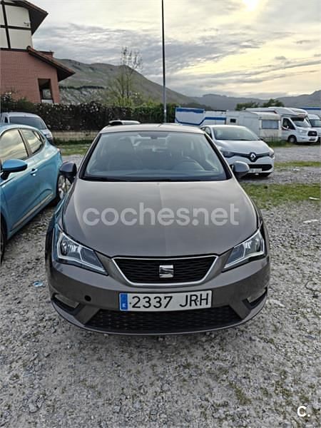 Usado Seat Ibiza SC CONNECT 90 CV (66 kW) 2016 Gris / plata Utilitario