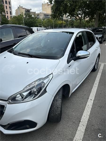 Blanco Usado 2017 Peugeot 208 Style Utilitario | 6900 € (Buen precio) - Imagen 1/4