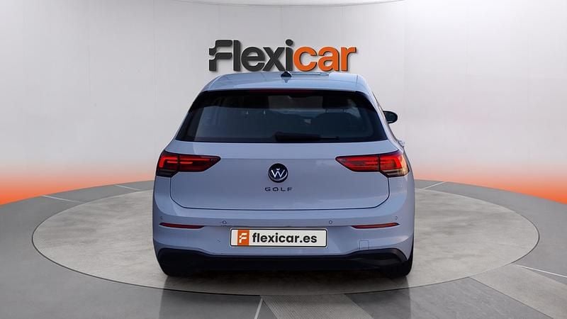 Usado VW Golf VIII 116 CV (85 kW) 2022 Blanco Berlina