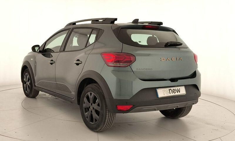 Usado Dacia Sandero Extreme 101 CV (74 kW) 2025 Verde Berlina