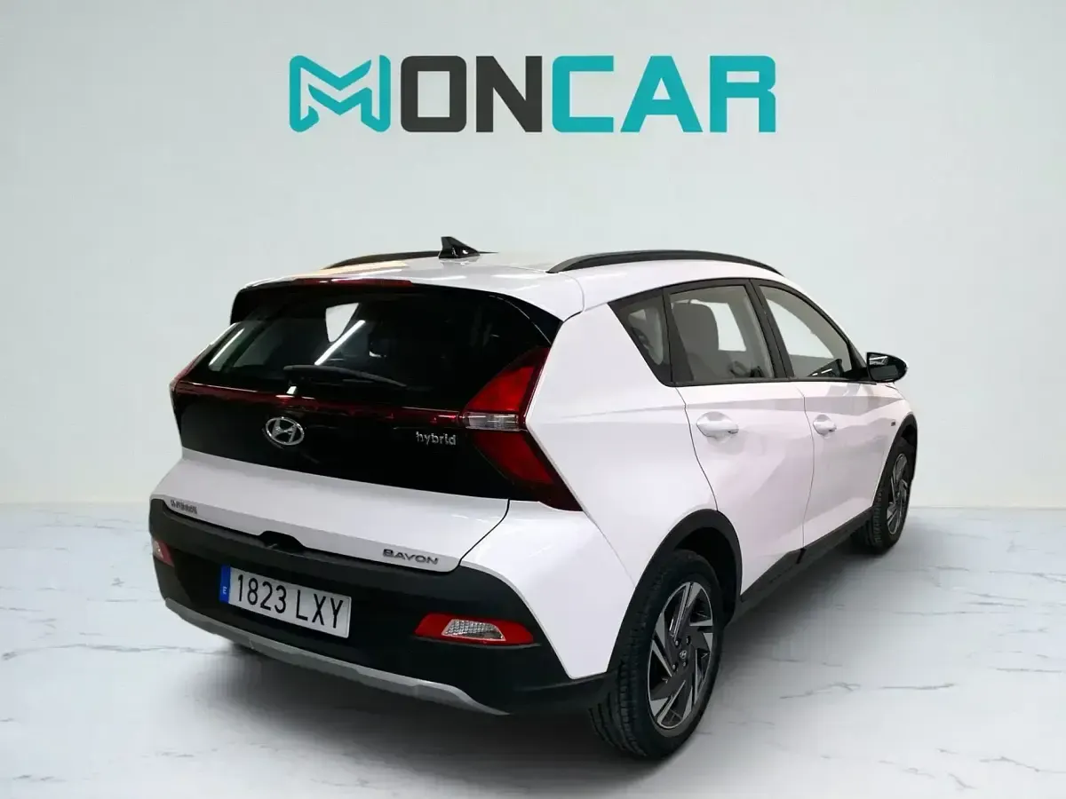 Usado Hyundai Bayon 100 CV (73 kW) 2022 Blanco SUV