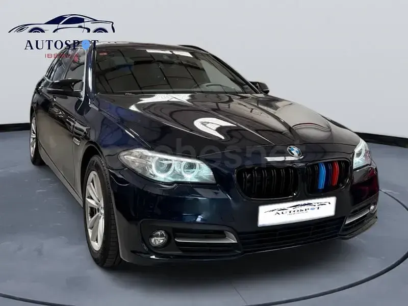 Usado BMW 520 190 CV (139 kW) 2016 Azul Familiar