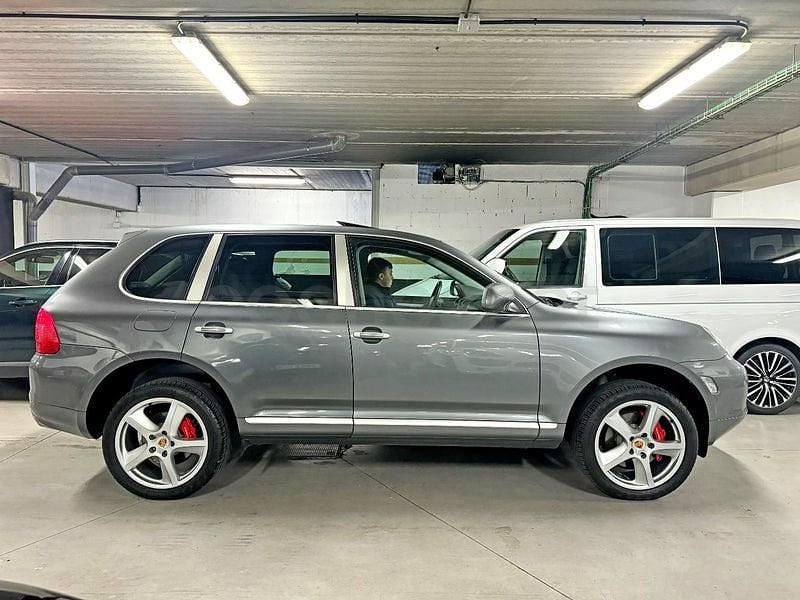 Usado Porsche Cayenne Turbo 450 CV (330 kW) 2004 Gris / plata SUV