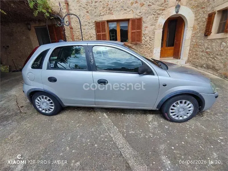 Usado Opel Corsa 70 CV (51 kW) 2004 Gris / plata Utilitario