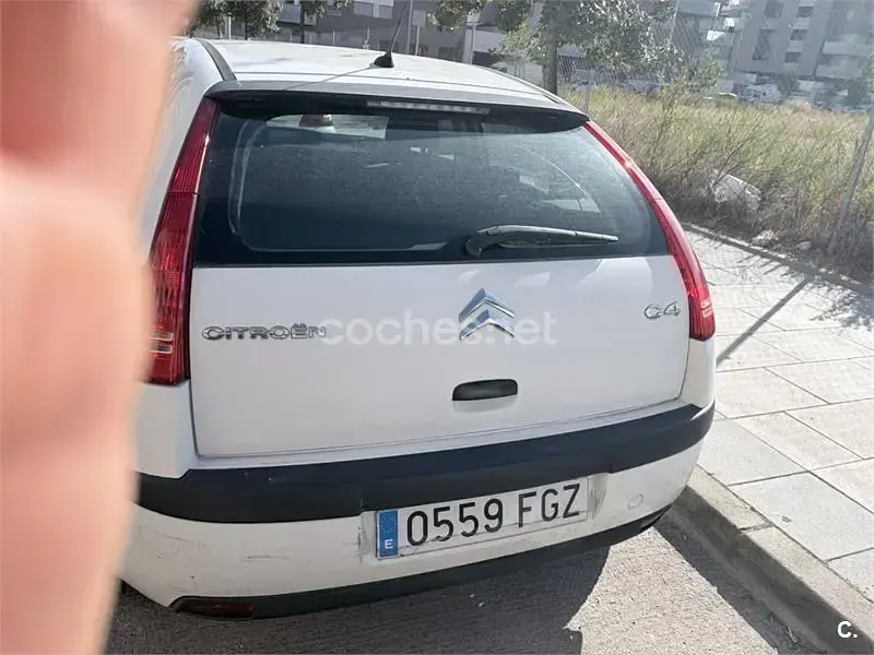 Usado Citroën C4 92 CV (67 kW) 2006 Blanco Berlina