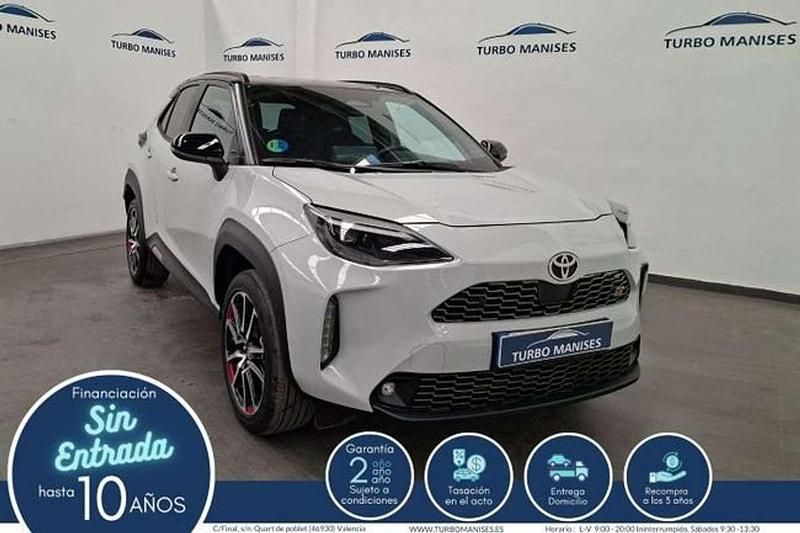 Usado Toyota Yaris Hybrid Sport 116 CV (85 kW) 2024 Gris Utilitario