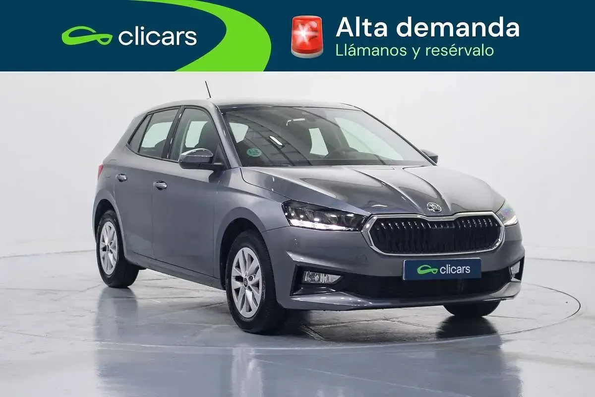 Nuevo Skoda Fabia 95 CV (69 kW) 2025 Gris Utilitario
