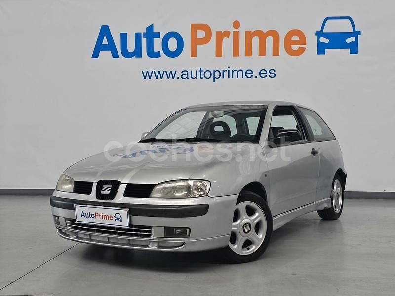 Gris / plata Usado 2001 Seat Ibiza Berlina | 990 € (Precio justo) - Imagen 1/4