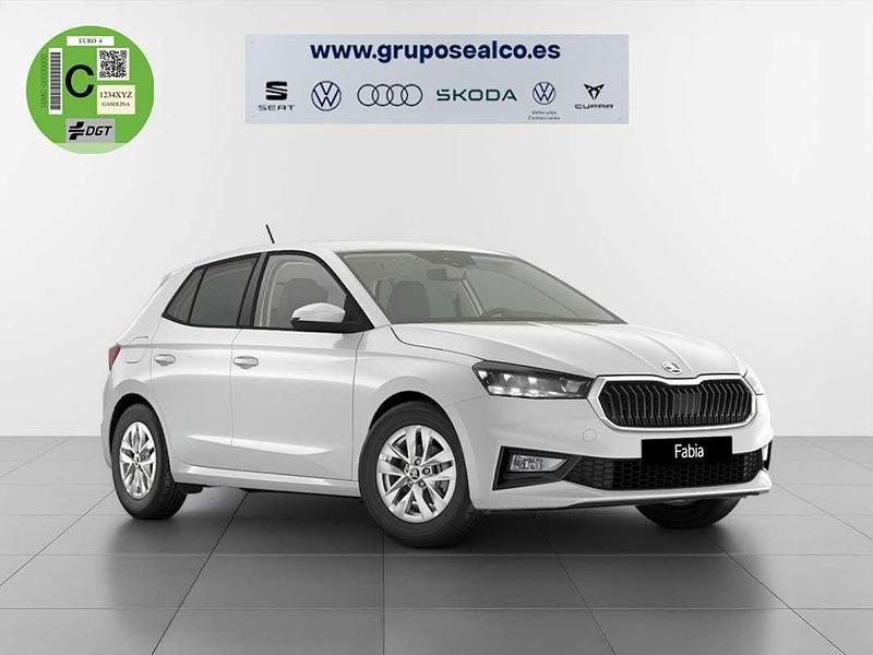 Usado Skoda Fabia Selection 95 CV (69 kW) 2025 Blanco Utilitario