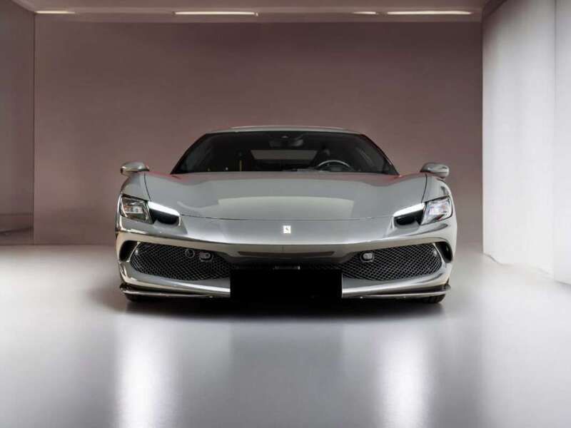 Gris Nuevo 2024 Ferrari 296 Coupe | 379.900 € - Imagen 1/4