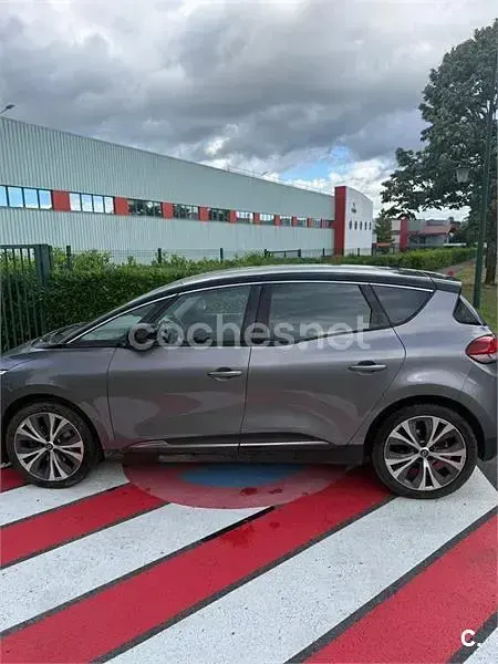 Usado Renault Scénic Intens 130 CV (95 kW) 2017 Negro Monovolumen