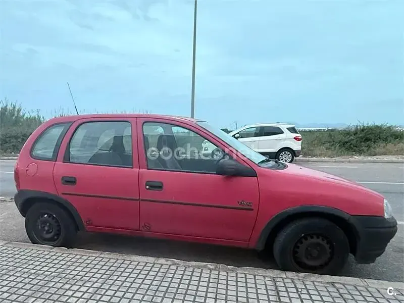 Usado Opel Corsa 45 CV (33 kW) 1996 Rojo Utilitario