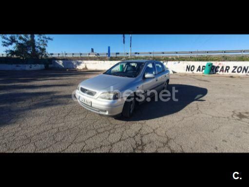 Gris / plata Usado 2002 Opel Astra Elegance Berlina | 3200 € (Un poco caro) - Imagen 1/4