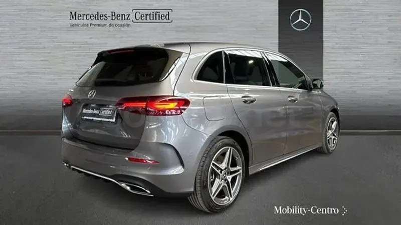 Usado Mercedes B250e 218 CV (160 kW) 2025 Gris Monovolumen