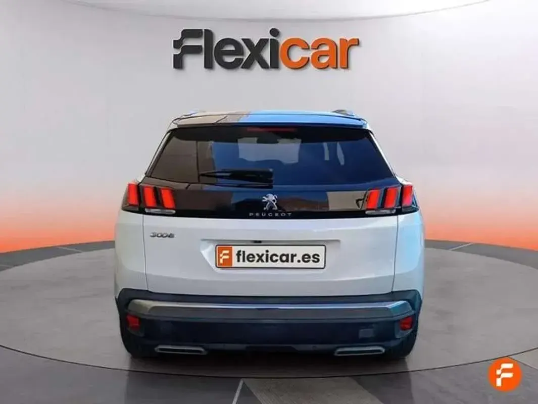 Usado Peugeot 3008 Allure 131 CV (96 kW) 2019 Blanco SUV