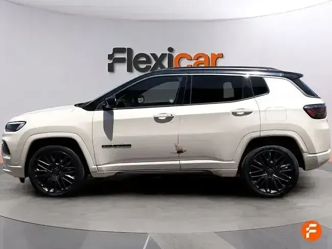 Usado Jeep Compass 240 CV (176 kW) 2021 Beige SUV