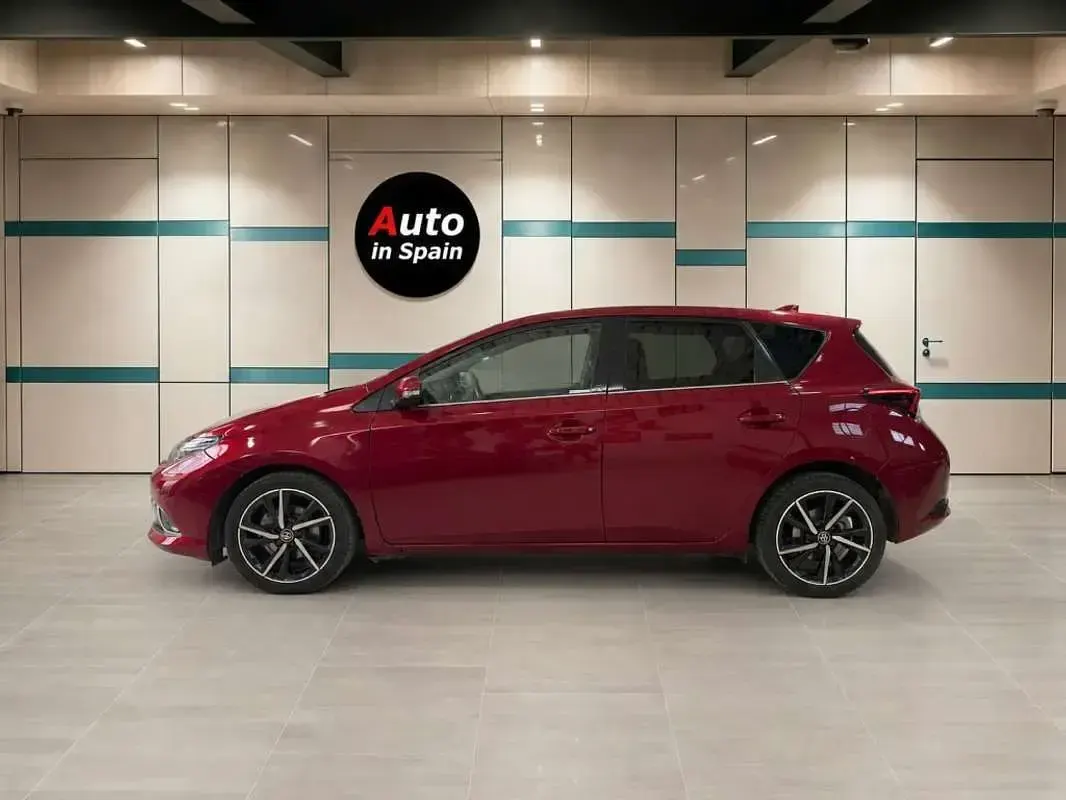 Usado Toyota Auris Active 116 CV (85 kW) 2018 Burdeos Utilitario