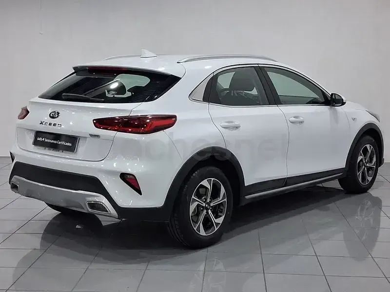 Usado Kia XCeed 136 CV (100 kW) 2022 Blanco SUV