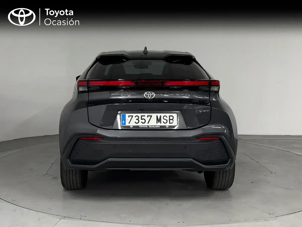 Używany Toyota C-HR Advance 140 KM (102 kW) 2024 Szary SUV