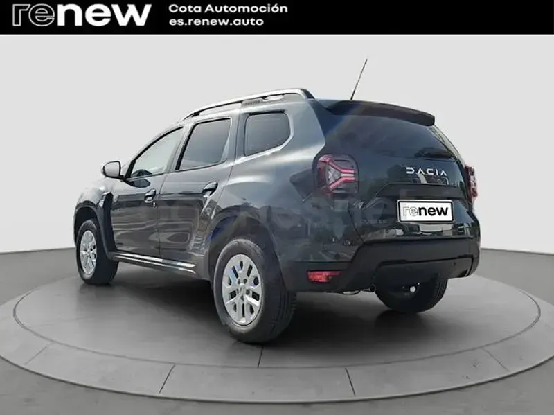 Usado Dacia Duster Expression 100 CV (73 kW) 2023 Gris / plata SUV