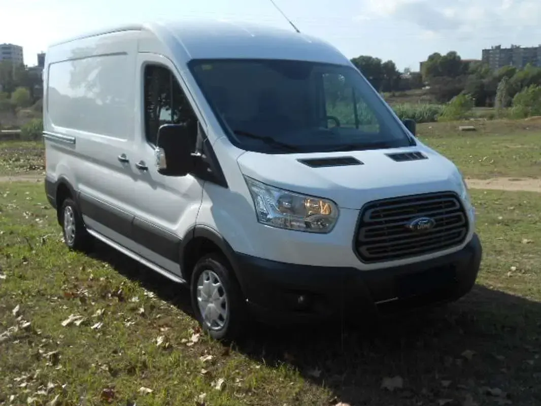 Usado Ford Transit Ambiente 105 CV (77 kW) 2019 Blanco Van