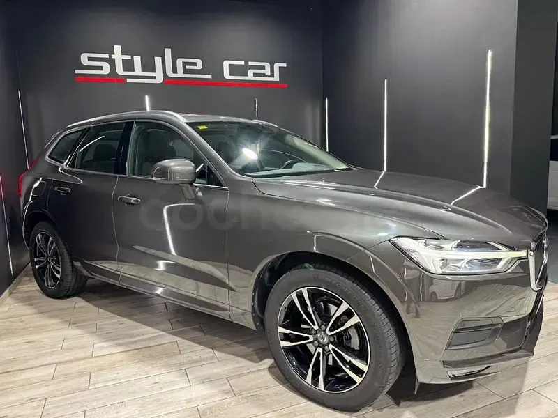 Usado Volvo XC60 Momentum 190 CV (139 kW) 2018 Gris / plata SUV