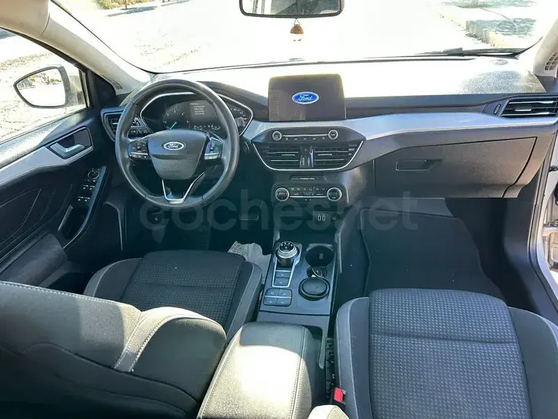 Usado Ford Focus Active X 120 CV (88 kW) 2021 Gris / plata Berlina