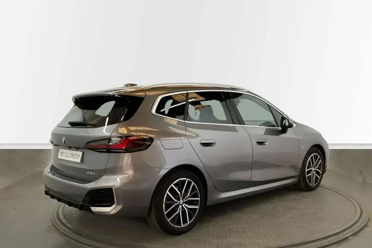 Usado BMW 220 Active Tourer 170 CV (125 kW) 2022 Gris Monovolumen