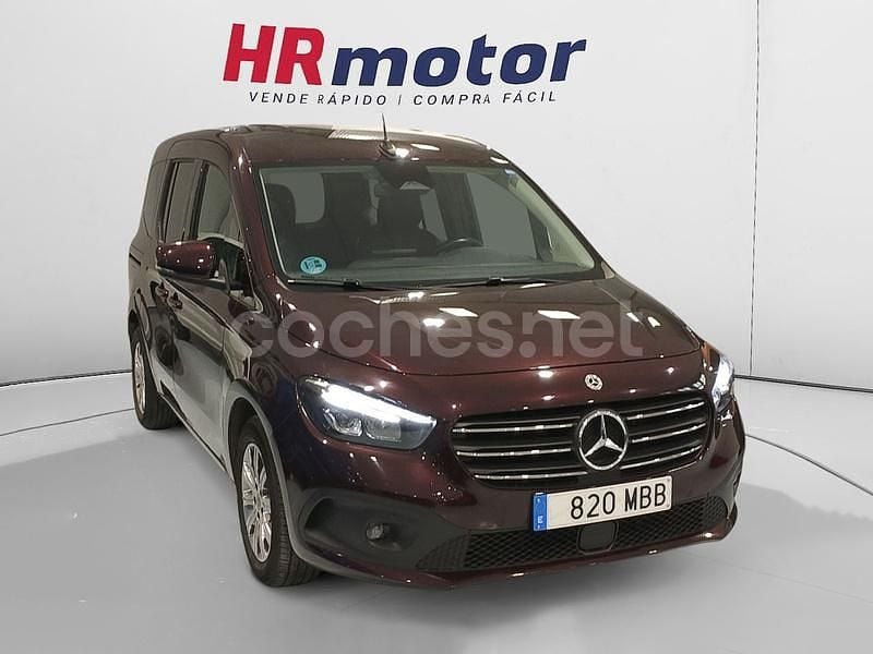 Granate Usado 2022 Mercedes T180 Style Monovolumen | 25.290 € (Buen precio) - Imagen 1/4