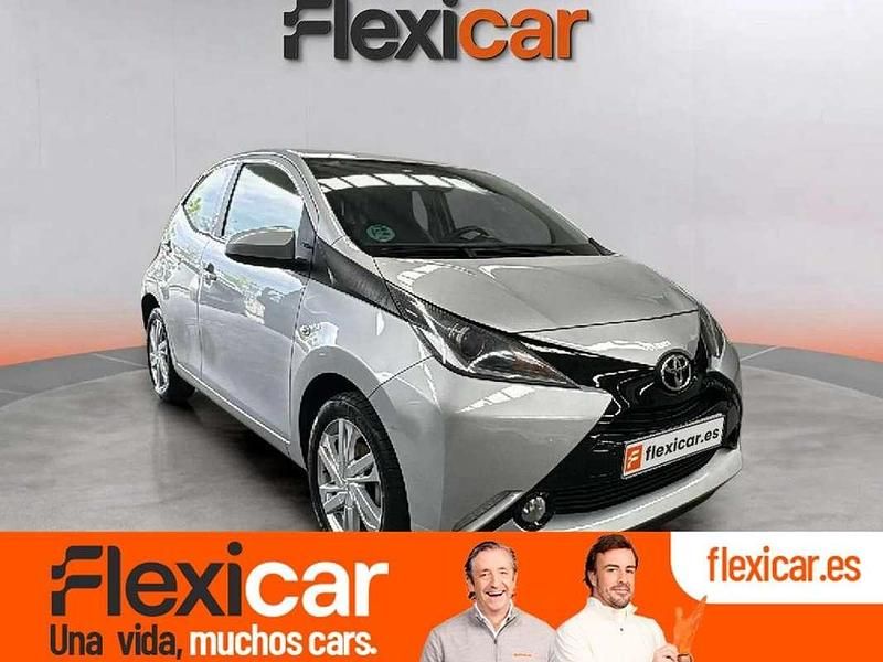 Gris Usado 2016 Toyota Aygo X-play Utilitario | 7990 € (Precio justo) - Imagen 1/4