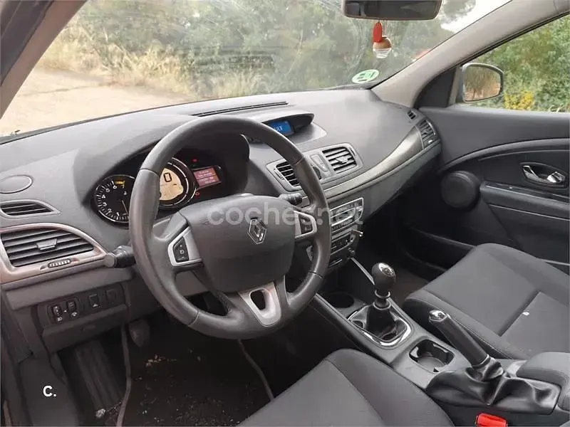 Usado Renault Mégane Authentique 110 CV (80 kW) 2012 Negro Berlina