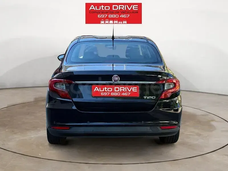 Usado Fiat Tipo Easy 120 CV (88 kW) 2017 Negro Berlina