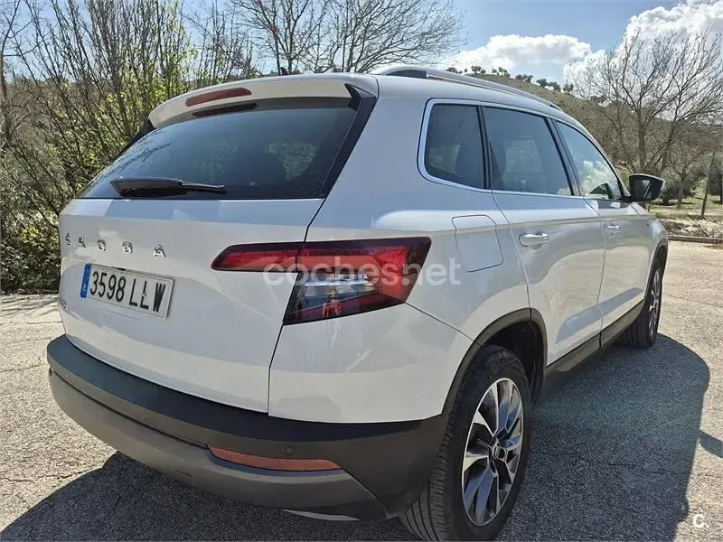 Usado Skoda Karoq 150 CV (110 kW) 2020 Blanco SUV