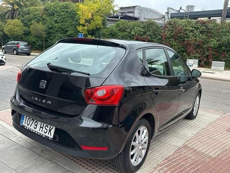Usado Seat Ibiza Reference 90 CV (66 kW) 2013 Negro Utilitario