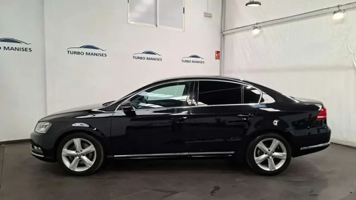 Usado VW Passat Exclusive 140 CV (102 kW) 2013 Negro Familiar