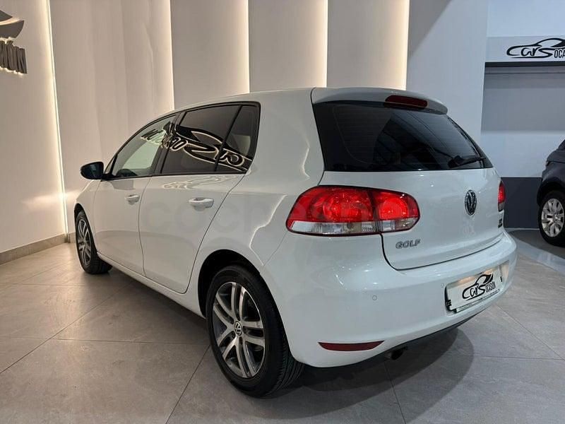 Usado VW Golf VII Advance 105 CV (77 kW) 2012 Blanco Berlina