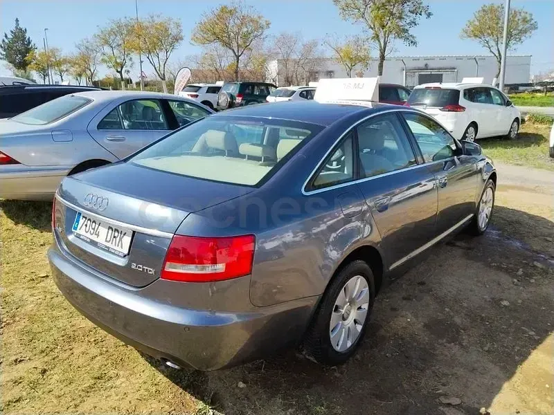 Usado Audi A6 140 CV (102 kW) 2006 Gris / plata Berlina