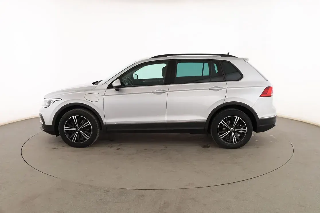 Usado VW Tiguan Life 245 CV (180 kW) 2022 Gris SUV