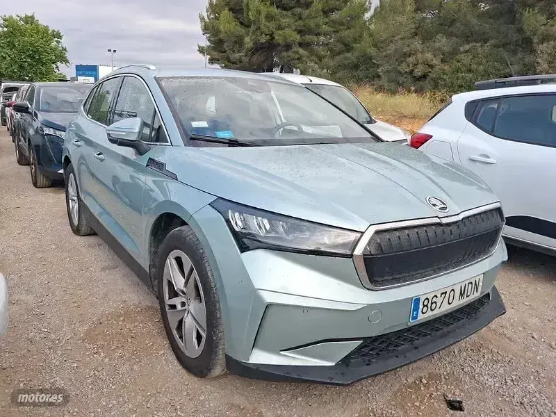 Usado Skoda Enyaq iV 150 kW (204 CV) 2023 Gris SUV