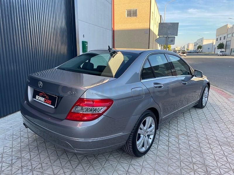 Usado Mercedes C220 Avantgarde 170 HP (125 kW) 2009 Cinzento Sedan