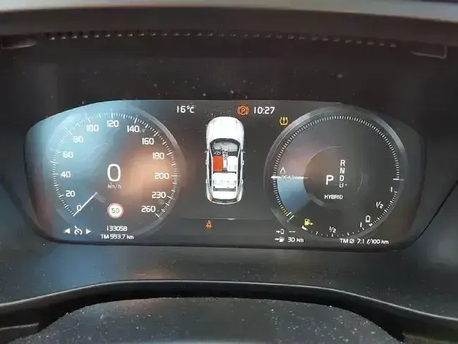 Usado Volvo XC40 Core 211 CV (155 kW) 2023 Negro SUV