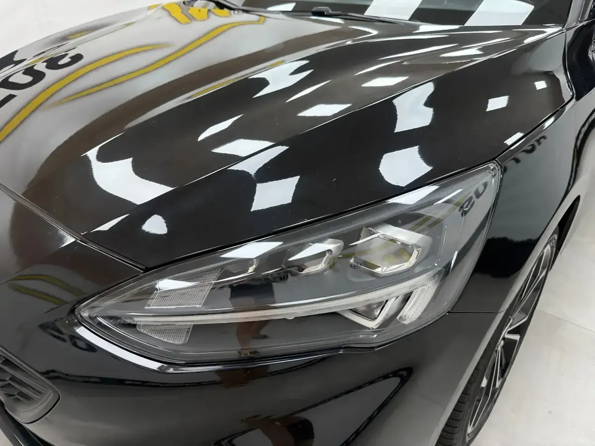 Usado Ford Focus ST-Line X 155 CV (114 kW) 2022 Negro Berlina