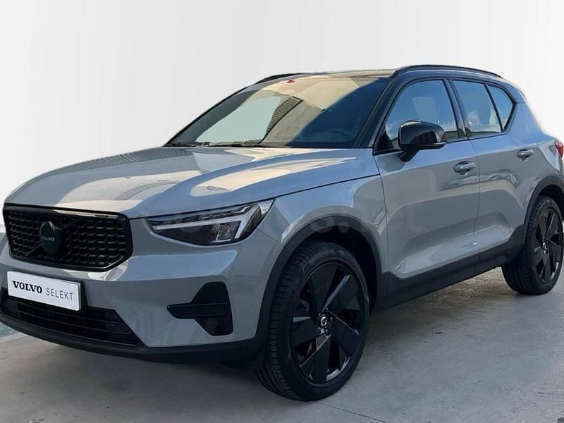 Nuevo Volvo XC40 Plus 163 CV (119 kW) 2025 Gris / plata SUV