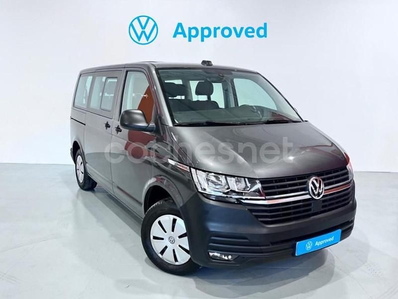 Gris / plata Usado 2023 VW Caravelle Monovolumen | 33.500 € (Precio justo) - Imagen 1/4