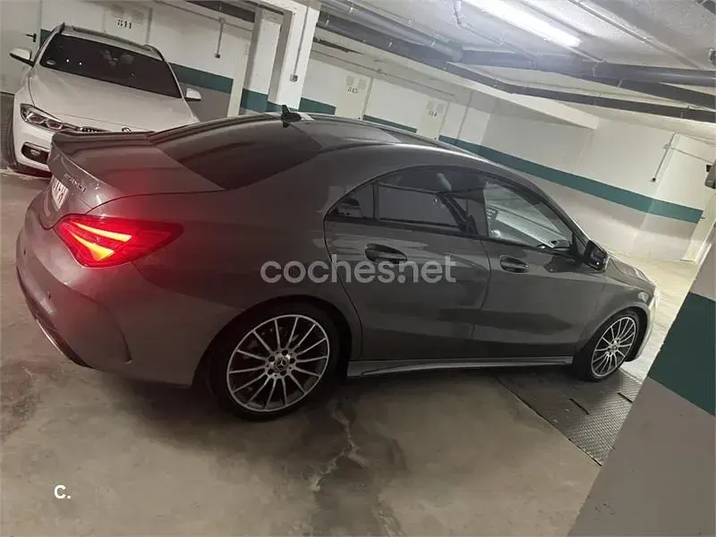 Usado Mercedes CLA200 136 CV (100 kW) 2017 Gris / plata Berlina