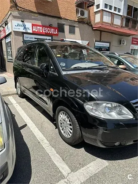 Usado SsangYong Rodius 165 CV (121 kW) 2009 Negro Monovolumen