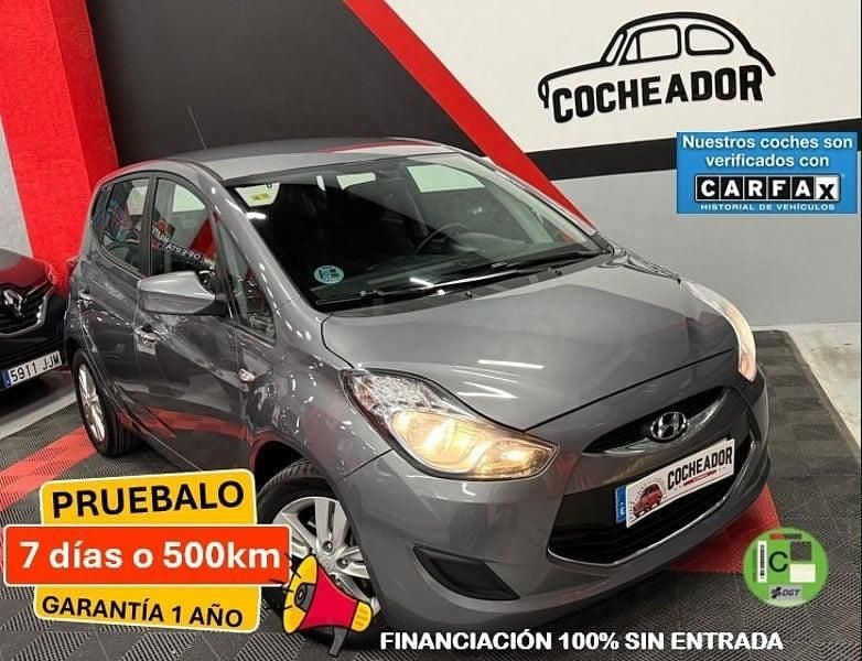 Usado Hyundai ix20 90 CV (66 kW) 2015 Gris / plata Utilitario