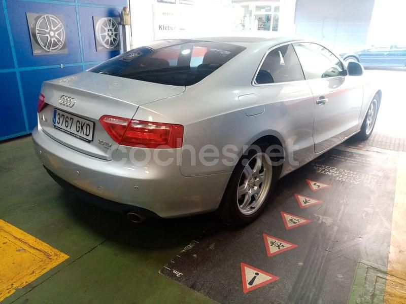 Usado Audi A5 240 CV (176 kW) 2010 Gris / plata Coupe